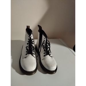 White Dr Martens Size 5 Girls/4 Boys Leather Side Zip Boots 1460J